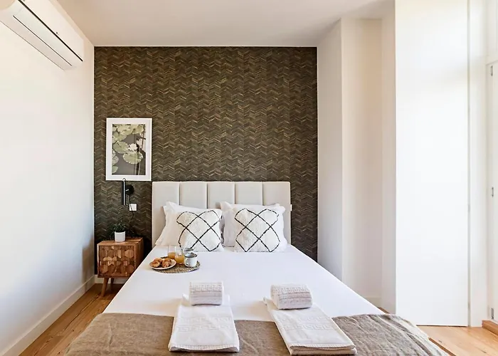 아파트 Stunning Duplex Near River By Lovelystay *