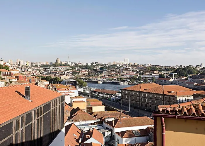 Stunning Duplex Near River By Lovelystay