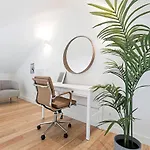 Lejlighed Stunning Duplex Near River By Lovelystay