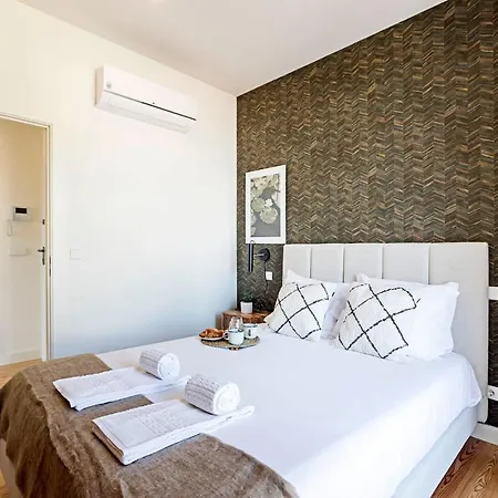 Stunning Duplex Near River By Lovelystay פורטו