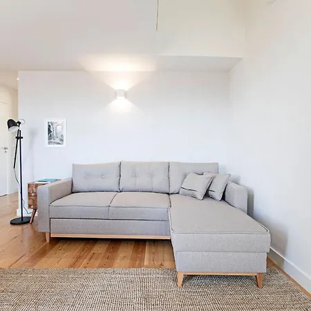 Stunning Duplex Near River By Lovelystay * פורטו