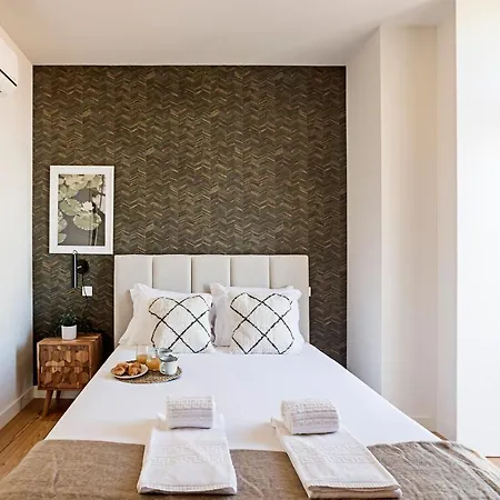 Apartment Stunning Duplex Near River By Lovelystay *