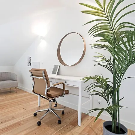 Apartment Stunning Duplex Near River By Lovelystay
