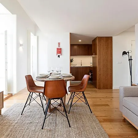 Apartment Stunning Duplex Near River By Lovelystay