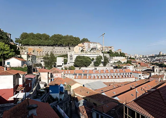 Stunning Duplex Near River By Lovelystay